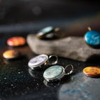 Silver Tone / Yes / One Set of Images