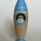 dark blue/light astronaut